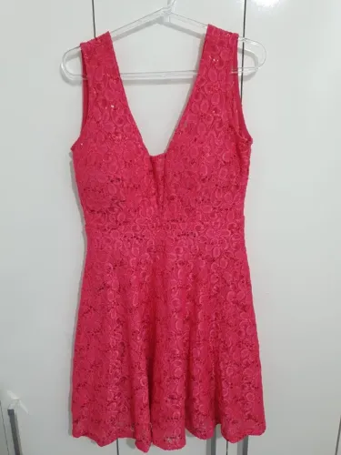 Vestido rosa curto