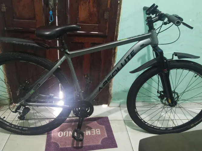 Bicicleta pouca vezes usada por isso a venda aro 29 tamanho do quadro 19 valor 1050 cuida