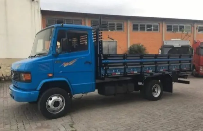 MB 710 CARROCERIA ANO 2011
