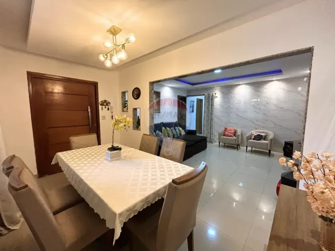 Viver Bem: Casa com Móveis Planejados e Quintal Gourmet Incrível