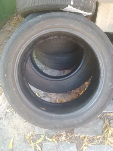 Pneu Michelin 215/50/17 em ótimo estado r$ 50 para vender logo chama no zap *