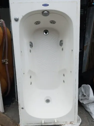 Banheira de hidromassagem DIVERSAS MARCAS (sem aquecedor e sem motor)