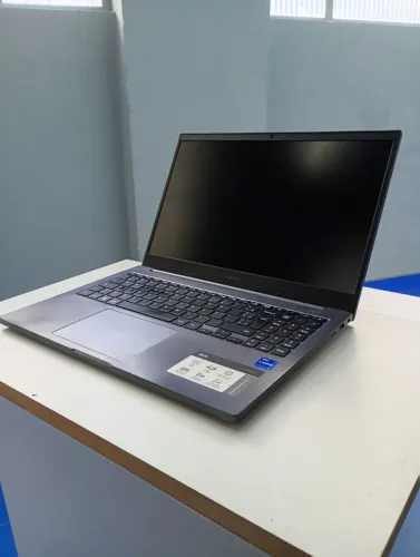 Notebook Samsung Book i7 11ª Geração SSD 256GB 8GB RAM Full HD Rápido e Pronto para Uso