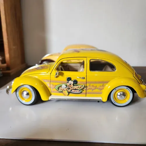 Fusca Miniatura - Burago Disney Collection "Mickey Mouse" - 1/18 - Made Italy