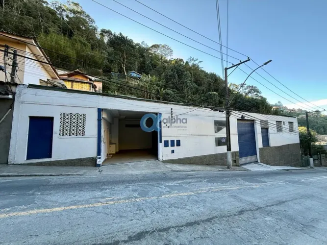 Galpão com Excelente localização - Quissamã - Petrópolis/RJ
