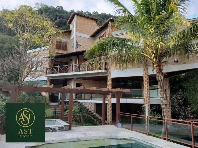 Casa com 4 dormitórios à venda, 410 m² por R$ 2.500.000,00 - Itacoatiara - Niterói/RJ