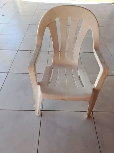 Cadeira de plástico