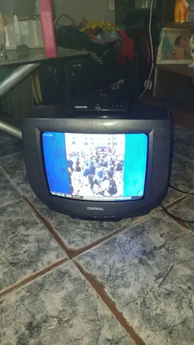Vendo TV de tubo de 14 polegadas 