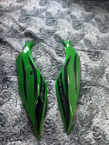 Par de carenagem lateral traseira ninja 400 