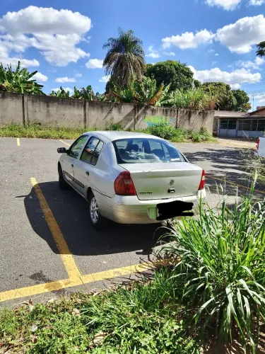 Renault Clio RT/ Privil. 1.0/1.0 Hi-power 16V 5P 2001