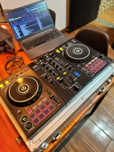 Controladora DDJ 400 REKORDBOX No case