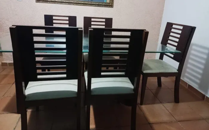 Mesa em madeira 6 lugares