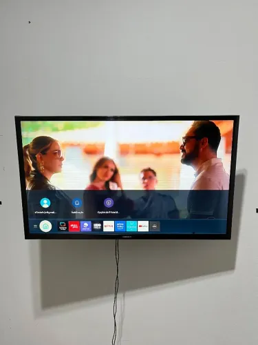 Vende-se uma Smart TV 32 Polegadas 