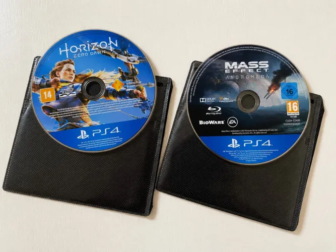 Kit jogo Ps4 Mass efect + Horizon zero dawn