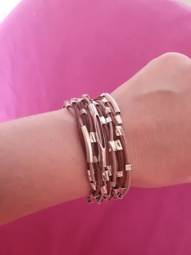 Pulseira prata e marrom