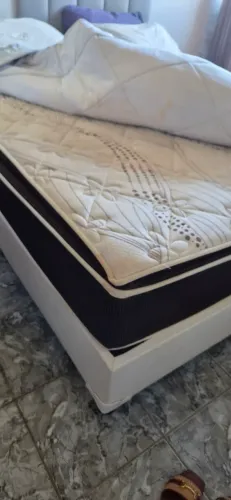 Cama box Queen