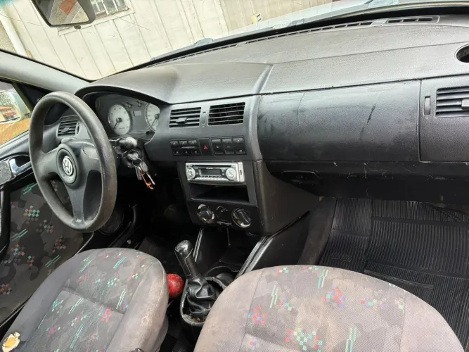 Volkswagen Gol 1000 MI 16v/ Ouro 4P 2000