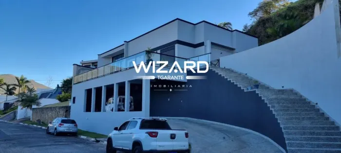 Casa de Condomínio fechado em Atibaia, 4 suítes, ampla área lazer, para venda com 1300m² e