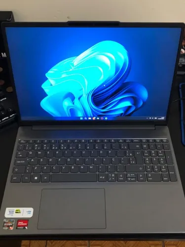 NOTEBOOK LENOVO RYZEN 7| 16 RAM| SSD 474 GB