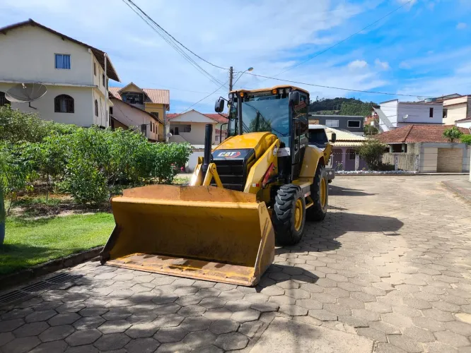 MÁQUINA CATEPILLAR 416