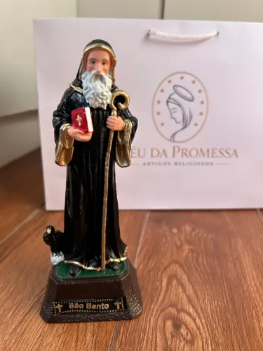 Imagem sacra de borracha nossa senhora de Nazaré e outros
