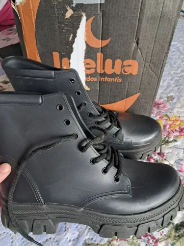 Bota Luelua tamanho 33
