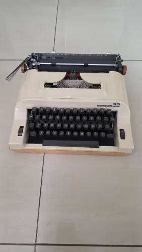 Máquina de Escrever Antiga