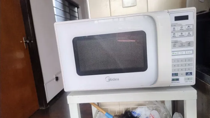 Microondas 20 litros em ótimo estado