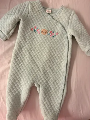 Macacão tamanho 3-6 meses