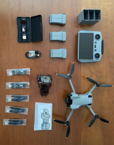 Drone DJI Mini 5 Pro Fly More Combo Plus (Controle com tela)