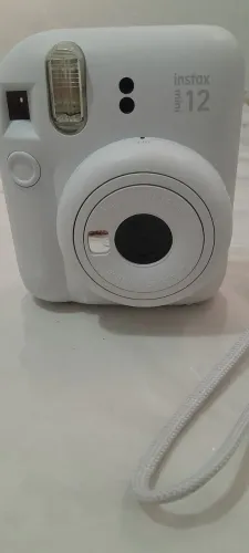 ?Instax Mini 12 Branca - Praticamente Nova + 5 Fotos Grátis!