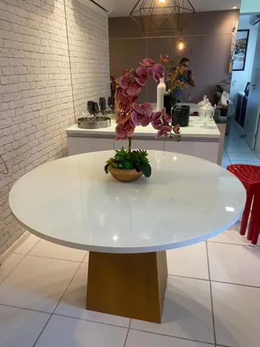 Mesa de Jantar Redonda Luxo com Vidro Laqueado
