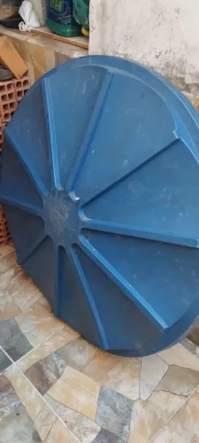 Vende- se (APENAS A TAMPA) de Caixa d'água 500litros