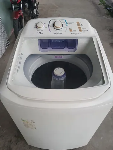 Máquina de lavar roupas Electrolux 12 kgs cesto inox
