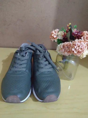 Tênis feminino jogger casual Via Marte, cor Verde, Tam 36 