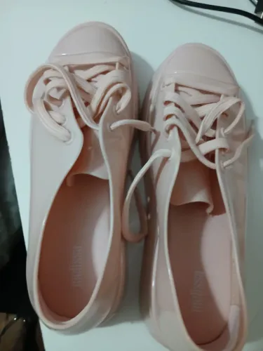 Tênis melissa