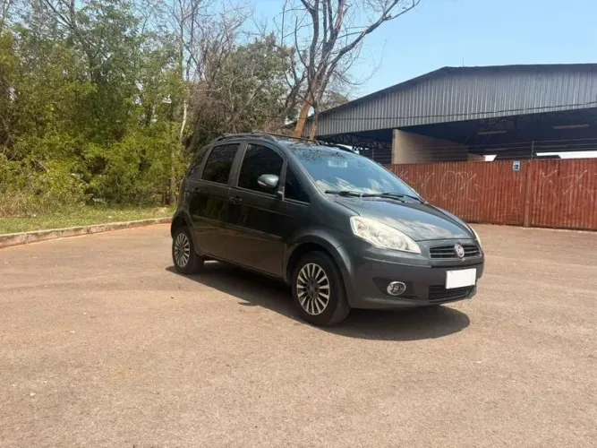 Fiat Idea Attractive 1.4 Fire Flex 8V 5P 2013