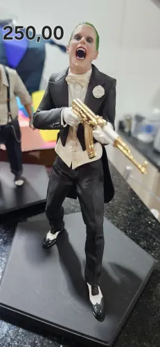 Joker Pinguim Iron Studios