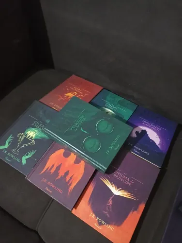 Coleção livros Harry Potter capa dura, já lidos.