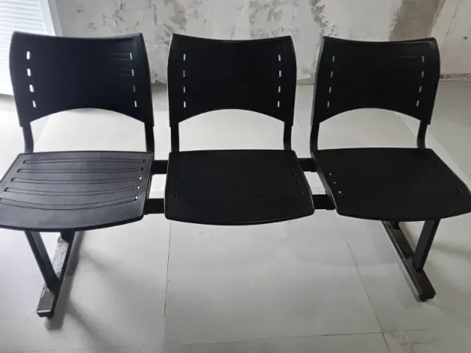 Cadeira Longarina 3 lugares plástico