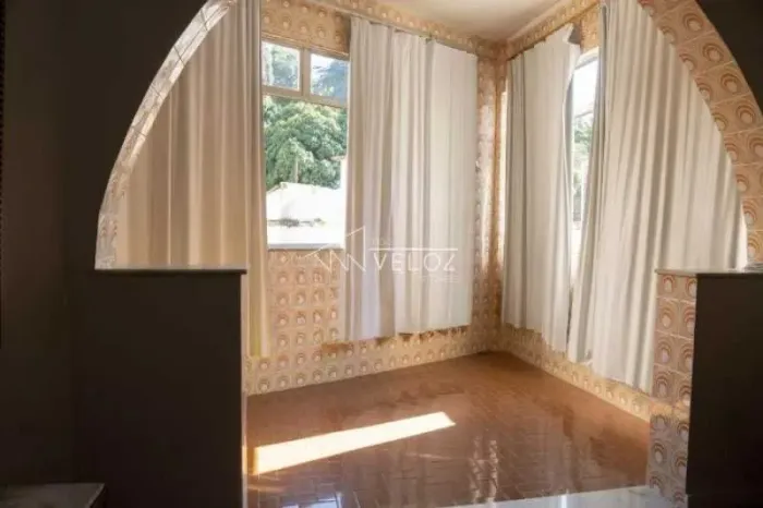 Apartamento : Padrão / Residencial / Glória