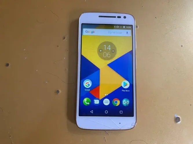 Celular Motorola Moto G4 Play - R$ 120,00