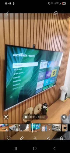 Smartv 43 Britânia novinha pouco tempo de uso dura demais marca muito boa e robusta