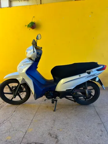 Moto a venda