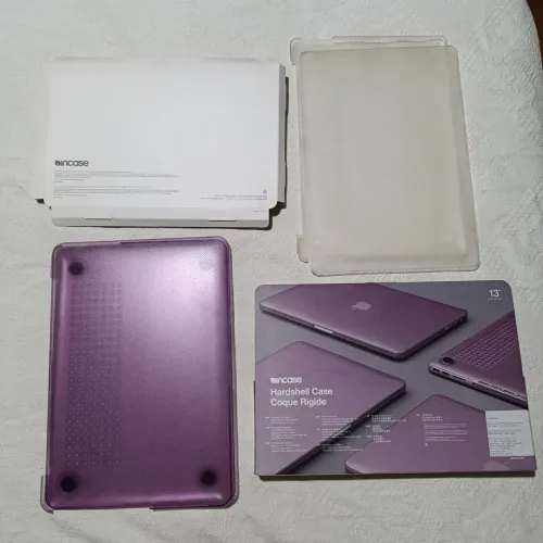 2 Capa para MacBook 2 Cases - 1 Roxa 1 Transparente - com Caixa
