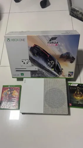 Xbox One S usado em boas condições + 2 jogos premiados 