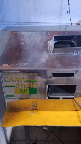 Vende se máquina de moer cana