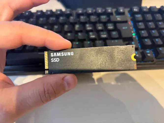Excelente Ssd Samsung Nvme Pci 4.0 x4 6000 mb/s leitura, como novo.
