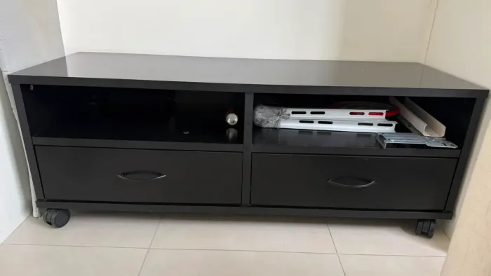 Rack preto para TV - Tock & Stock