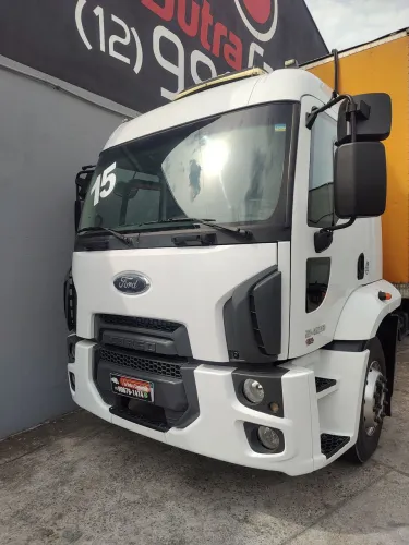Ford Cargo trucado 2429 Leito completo 